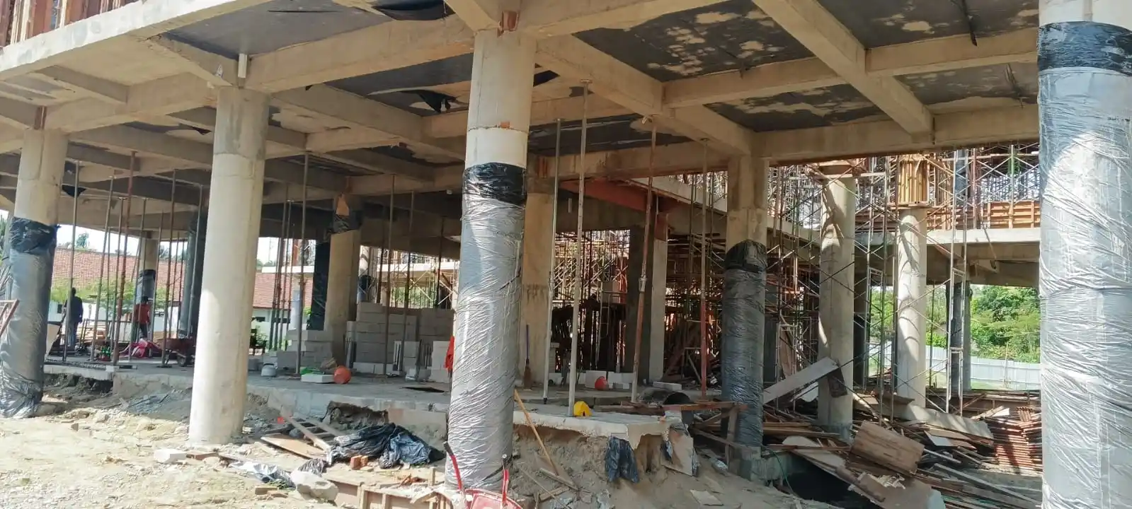Kondisi Pembangunan Gedung Perpustakaan Daerah Blitar (Foto: Dok MI/Joko Prasetyo)
