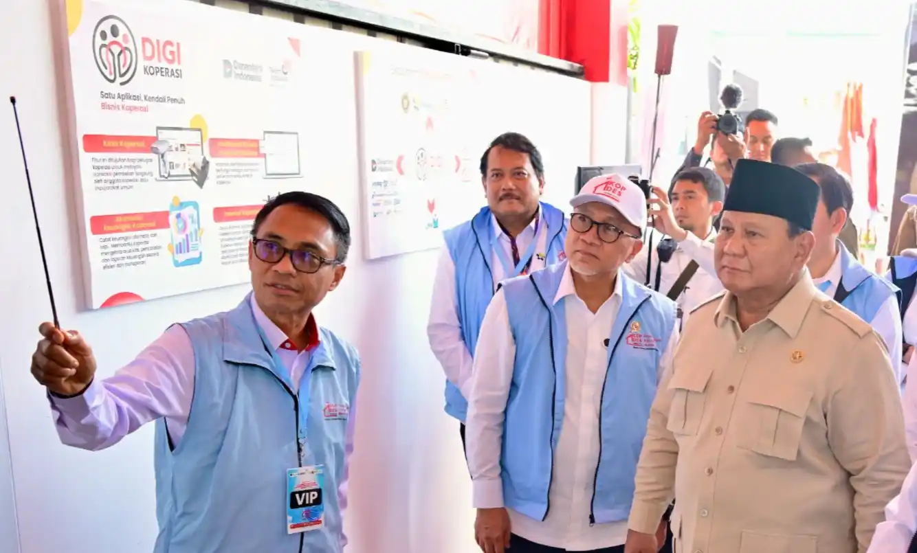 Presiden RI Prabowo Subianto beserta jajaran Menteri saat Peresmian Program Koperasi Desa/Kelurahan Merah Putih (KDMP) di Desa Bentangan, Klaten, Jawa Tengah, pada Senin (21/7/2025) (Foto: Dok MI/Rusman Jony/Biropers Istana)