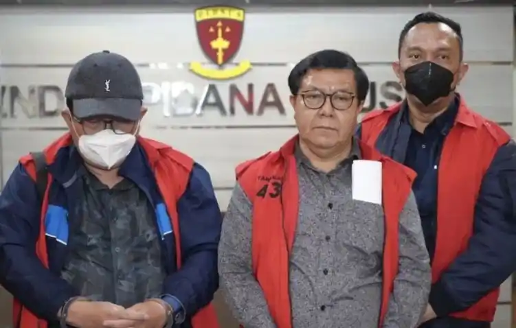 Tiga hakim Pengadilan Negeri (PN) Surabaya yang ditangkap tim gabungan Kejaksaan Agung (Foto: Antara)