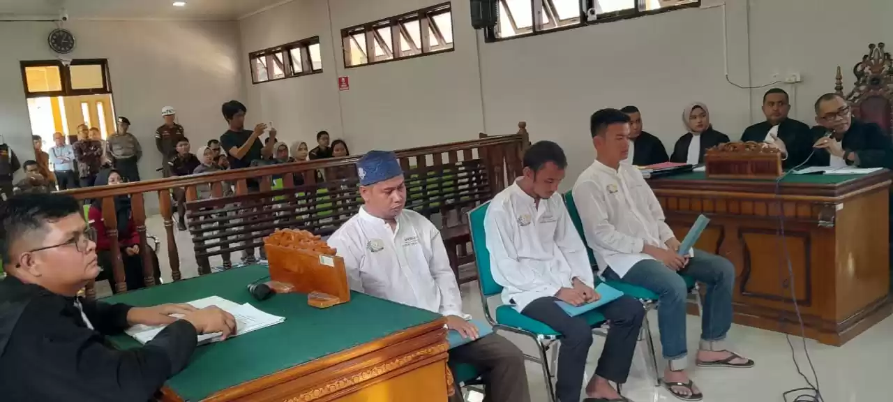 Sidang penuntutan terhadap ketiga terdakwa di Pengadilan Negeri Lubuk Sikaping, Sumatra Barat (Sumbar) pada Kamis (4/7/2024) (Foto: Dok MI)