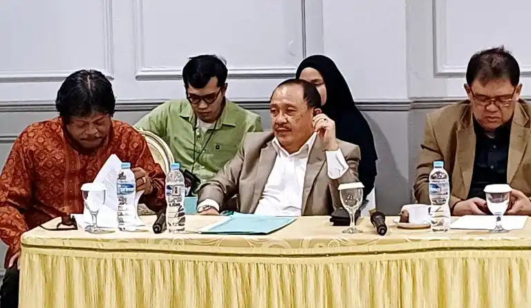 Daud Iqbal Hutapea (kemeja putih) (Foto: Istimewa)