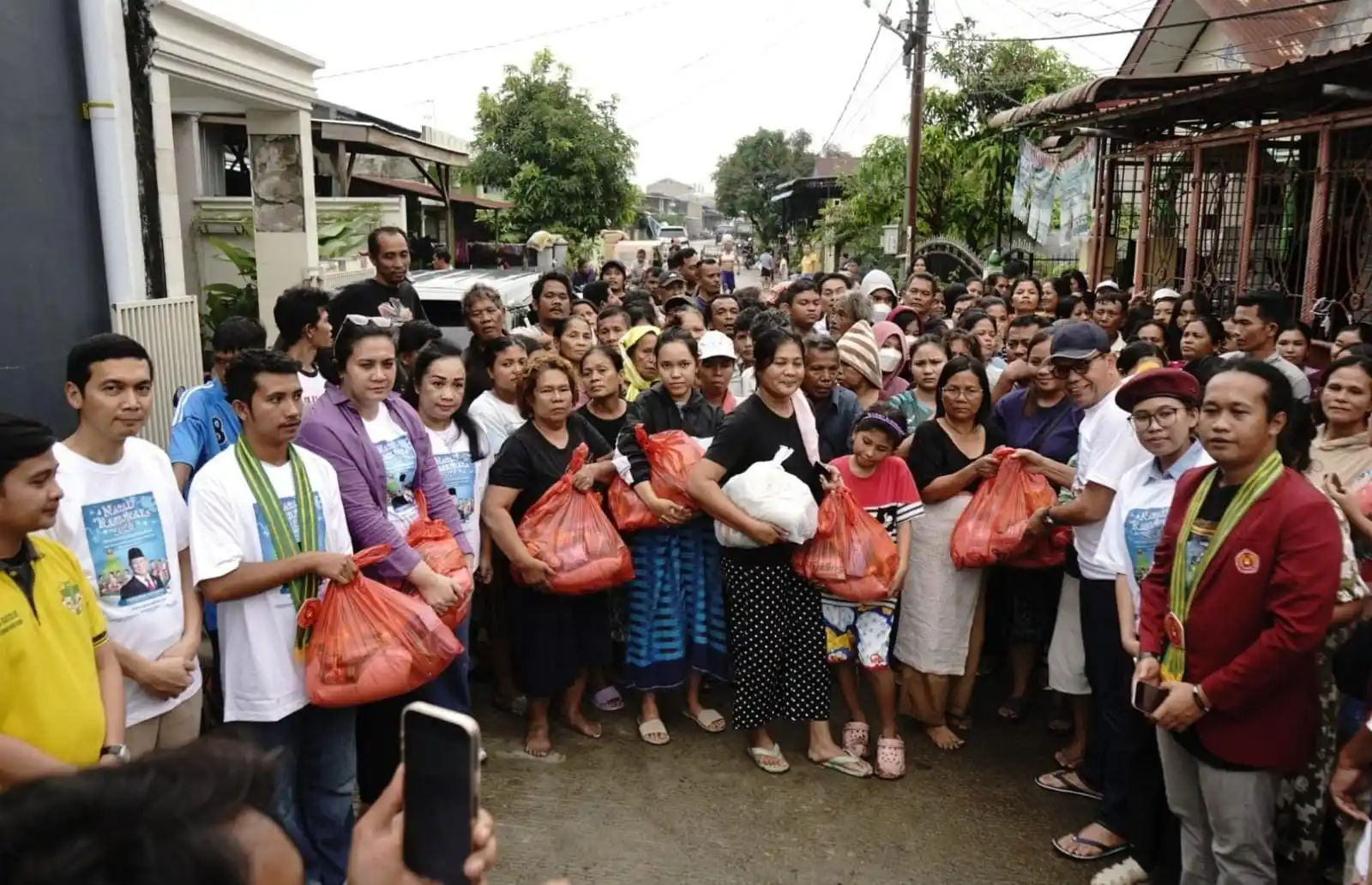 Tim Natal Nasional Salurkan Bantuan untuk Korban Banjir Sumut-Aceh (Foto: Tim Natal Nasional)