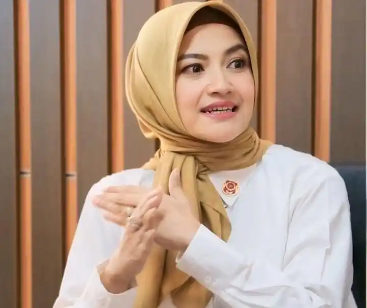 Tina Talisa, Staf Khusus Wakil Presiden Masuk dalam Jajaran Komisaris PT Pertamina Patra Niaga (Foto: Instagram)