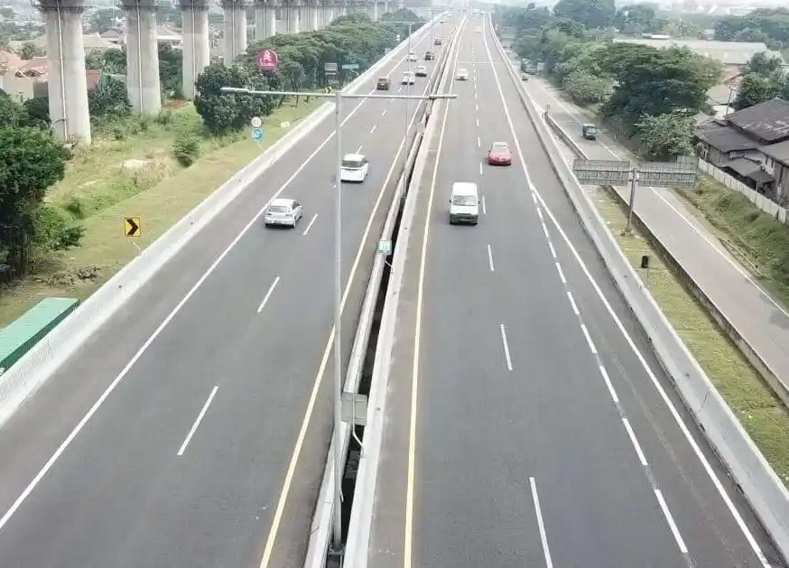 Tol MBZ Jalan Tol Layang MBZ dibangun di atas Jalan Tol Jakarta-Cikampek (Foto: PT Jasa Marga)