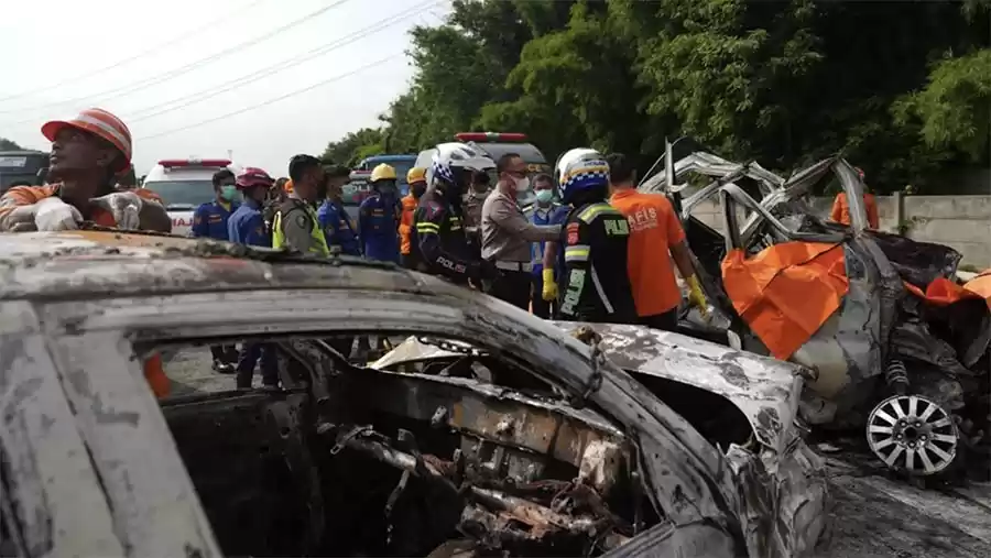 Kecelakaan Tol Jakarta Cikampek KM 58 (Foto: Istimewa)