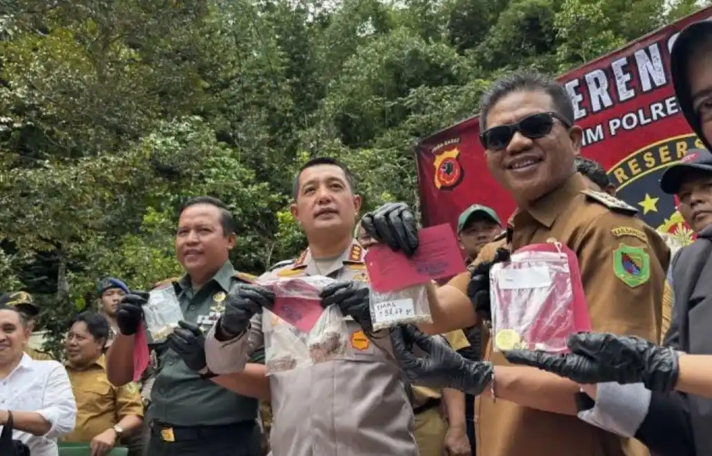 Ungkap Kasus Tambang Ilegal Polisi berhasil mengungkap tambang emas ilegal yang diduga telah beroperasi kurang lebih selama 14 Tahun di Desa Cibodas (Foto: Ist)