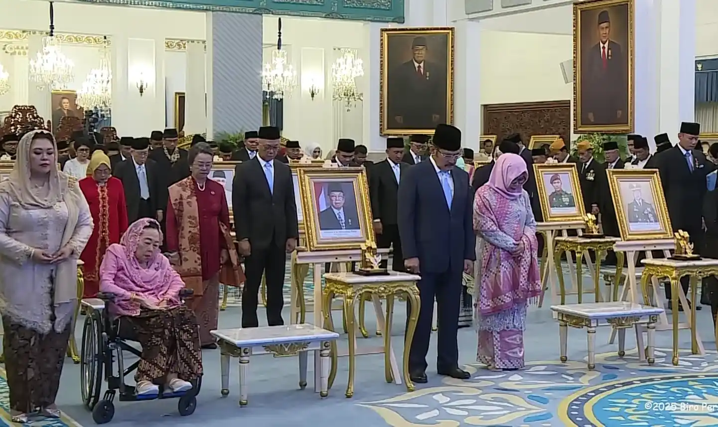 Upacara Penganugerahan Gelar Pahlawan Nasional di Istana Kepresidenen Jakarta (Foto: Tangkapan Layar)