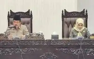 Wakil Ketua DPRD Kabupaten Blitar, M Rifa'i saat memimpin rapat (Dok: JK-MI)