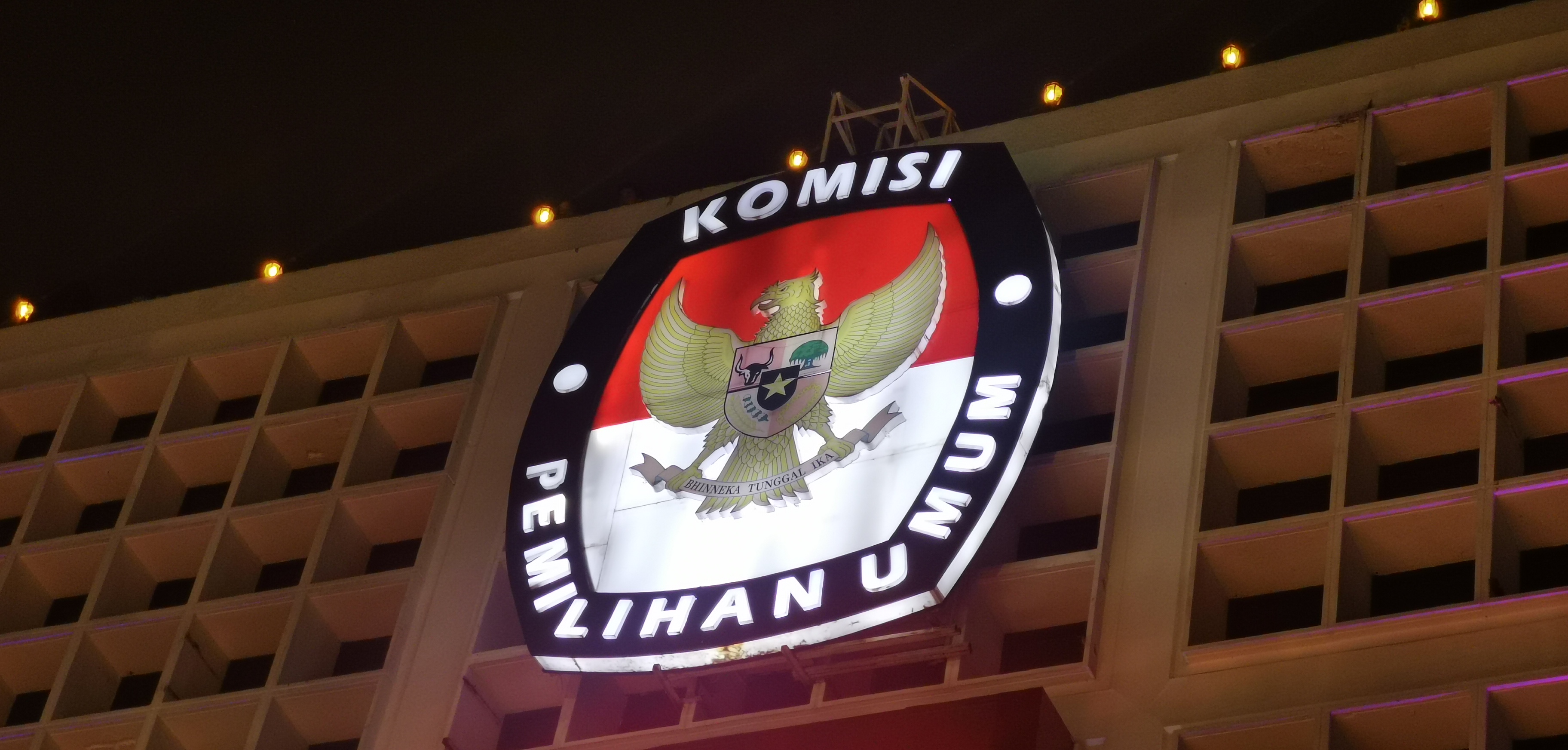 Logo KPU Terpampang di Gedung KPU RI (Foto: Dhanis/MI)