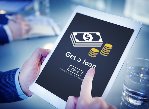 Ilustrasi pinjaman yang bisa dilakukan secara online (Foto : Shutterstock)