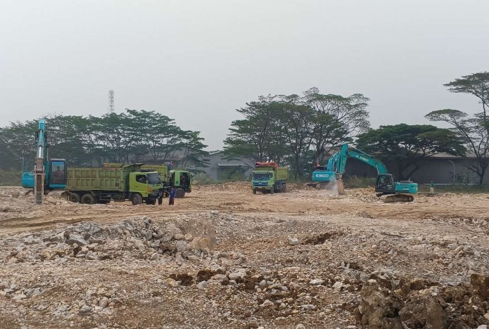 Pengambilan material limestone ilegal di desa Lulut, Bogor (Foto: Dok Konsultan PT Buana Rekayasa Adhigana)